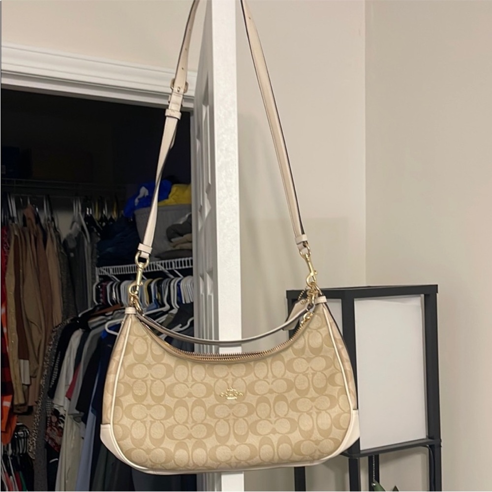 Coach Tan and Cream Shoulder Bag - Picture 5 of 8
